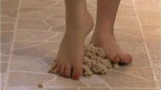 Foot Fetish - Sexy feet stepping in oatmeal porn video